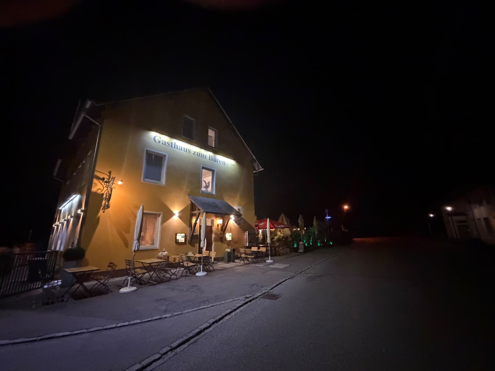 Gasthaus zum Bären bei Nacht